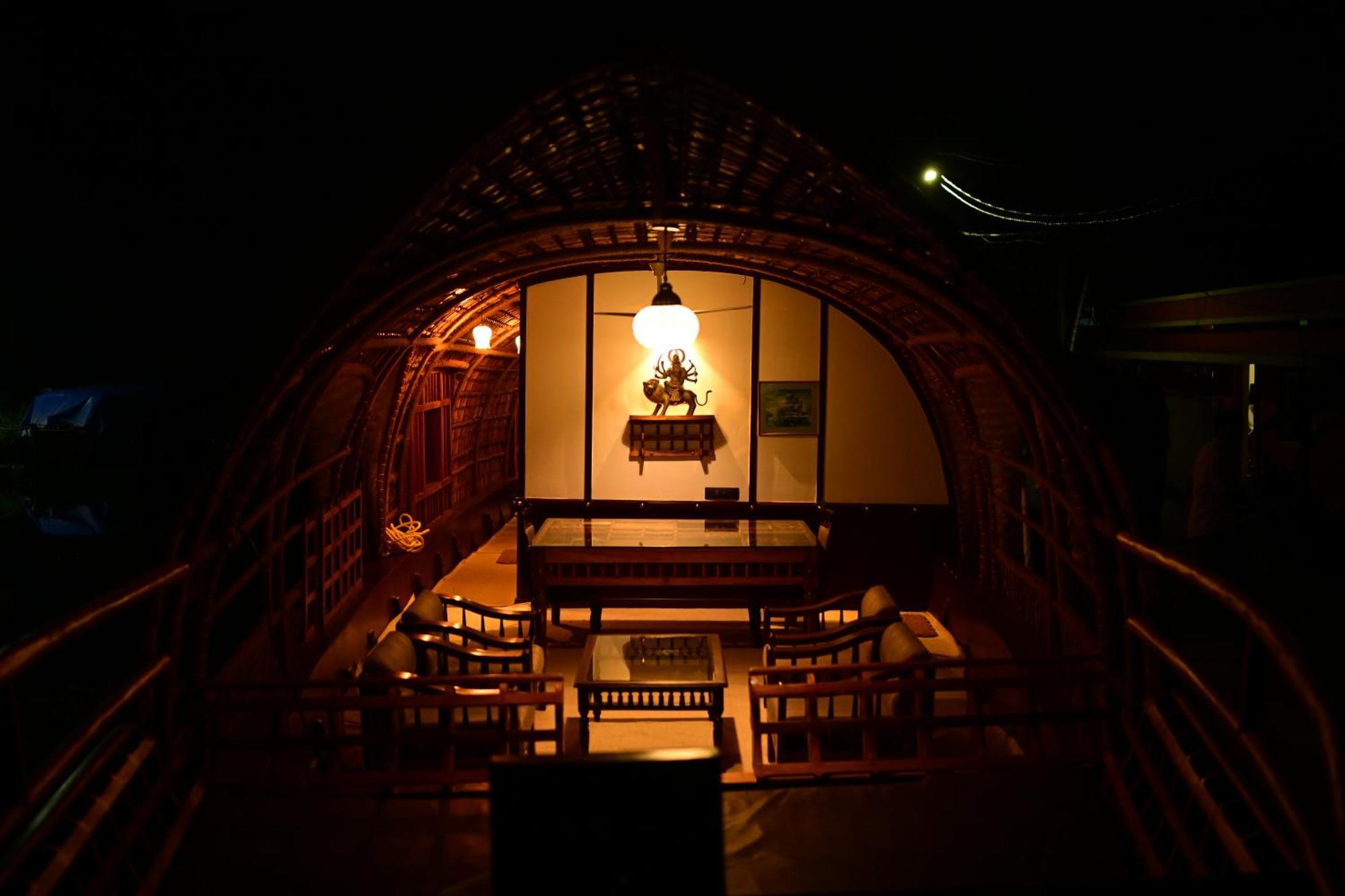 Thara'S Houseboat Hotel Alappuzha Eksteriør billede