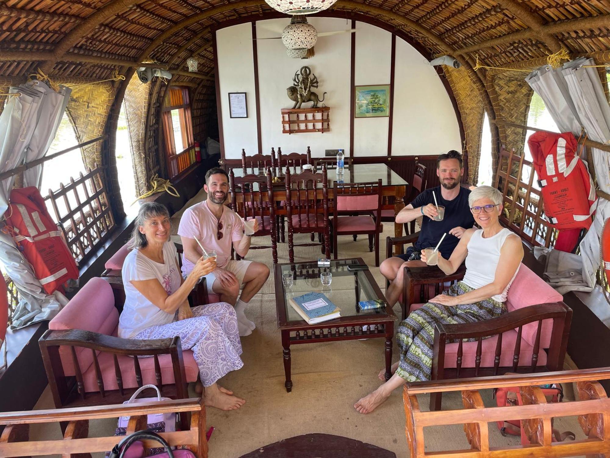 Thara'S Houseboat Hotel Alappuzha Eksteriør billede
