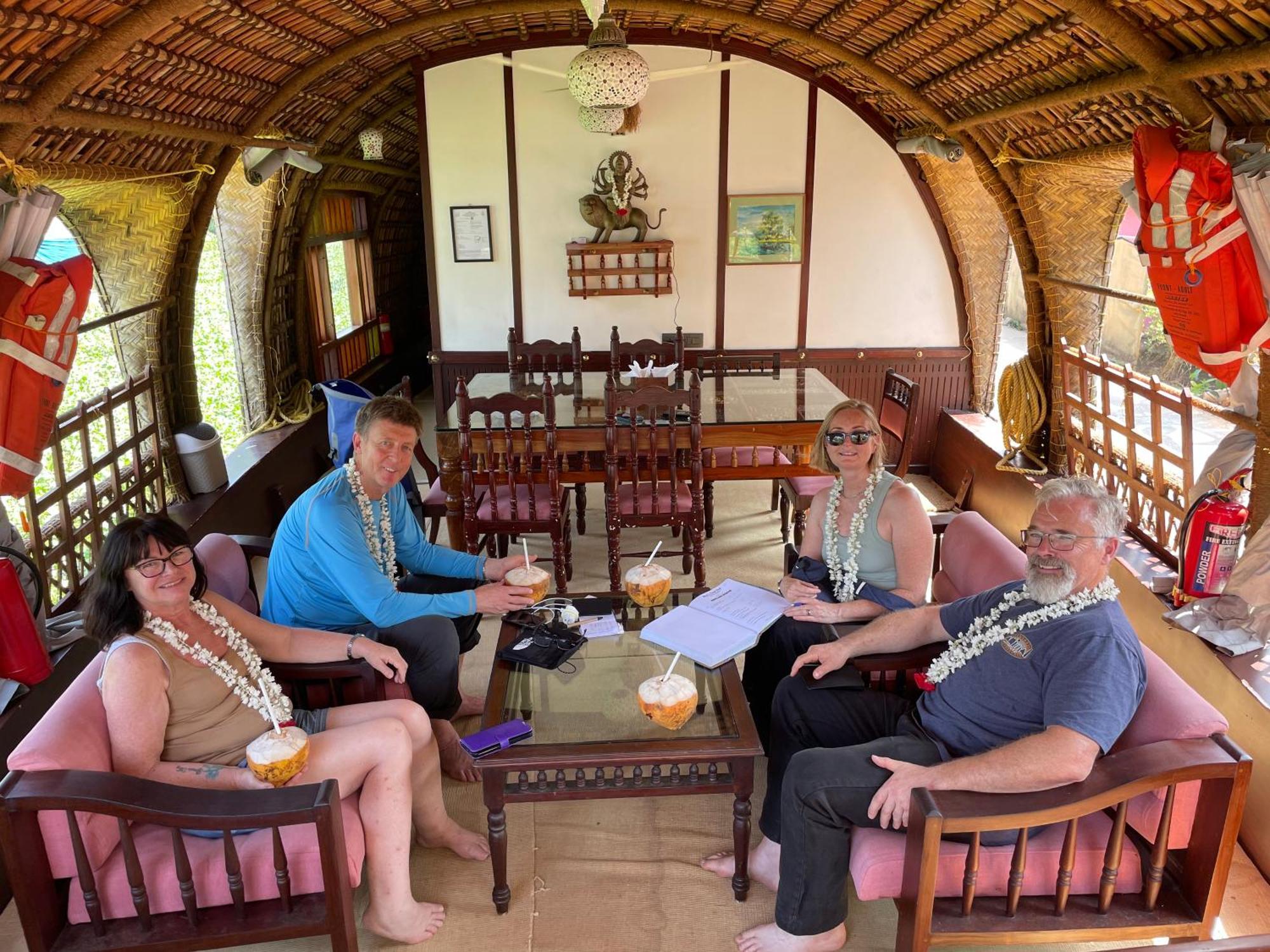 Thara'S Houseboat Hotel Alappuzha Eksteriør billede